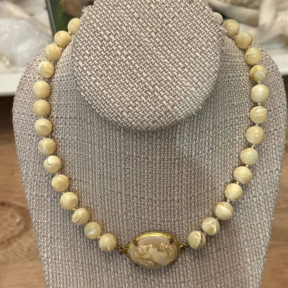 Vintage carved cameo clasp mother of pearl choker necklace large beads necklace